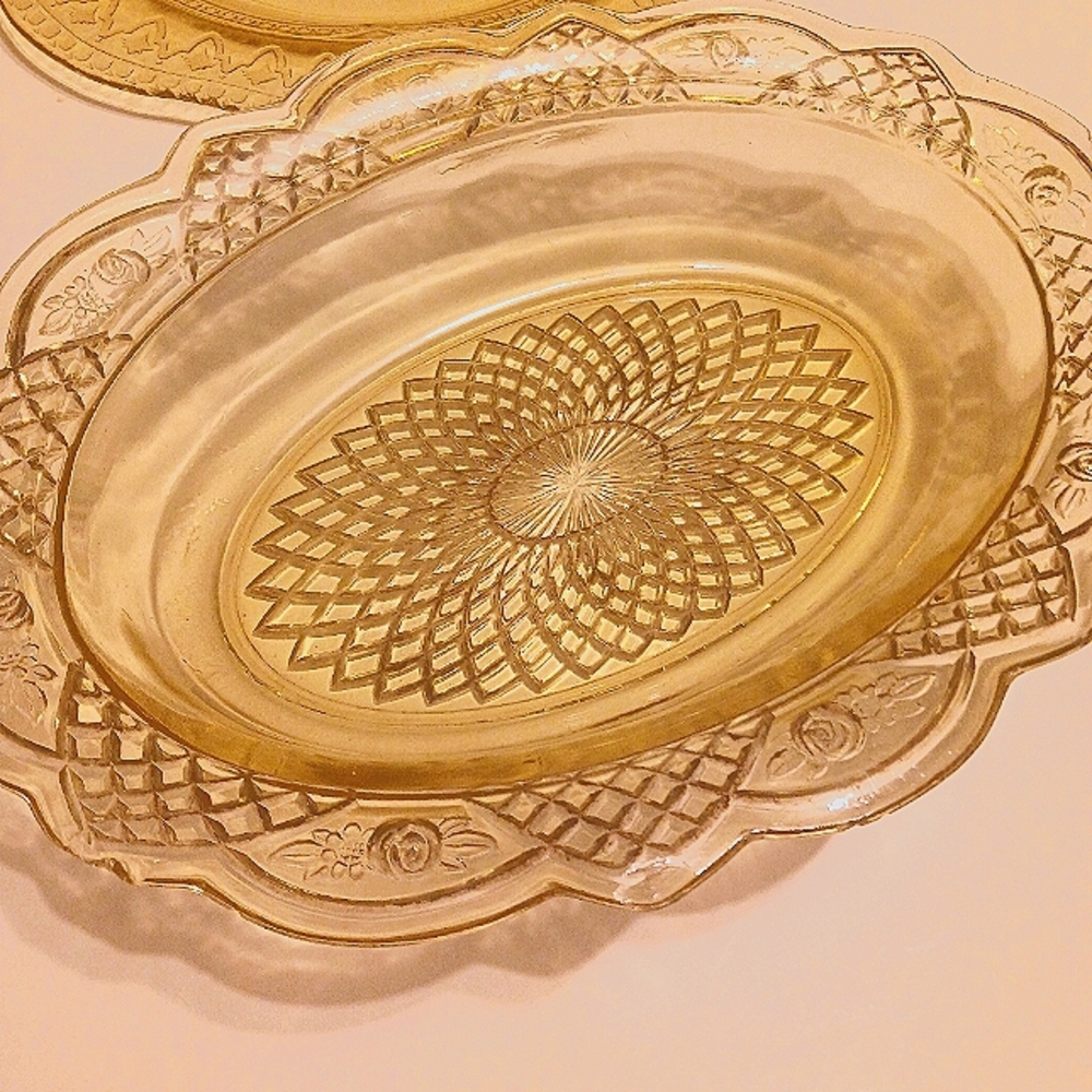 Vintage Yellow Depression Glass Serving Dish ✨️ Excellent Condition